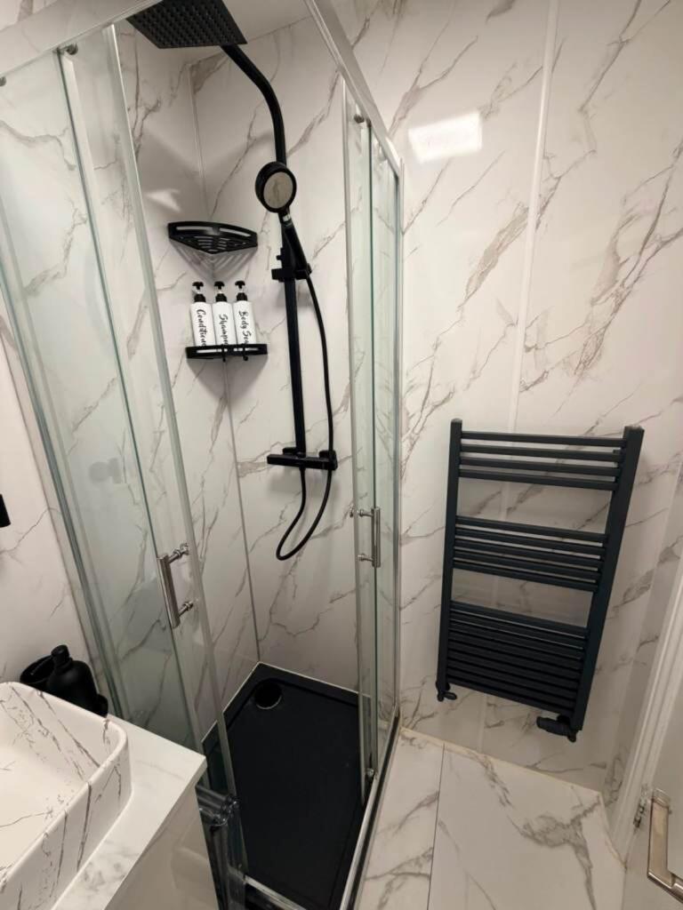 Apartment in London - More