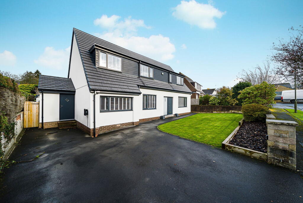 4-bed detached on Pagefield Crescent, Clitheroe, BB7 1LH, £650,000