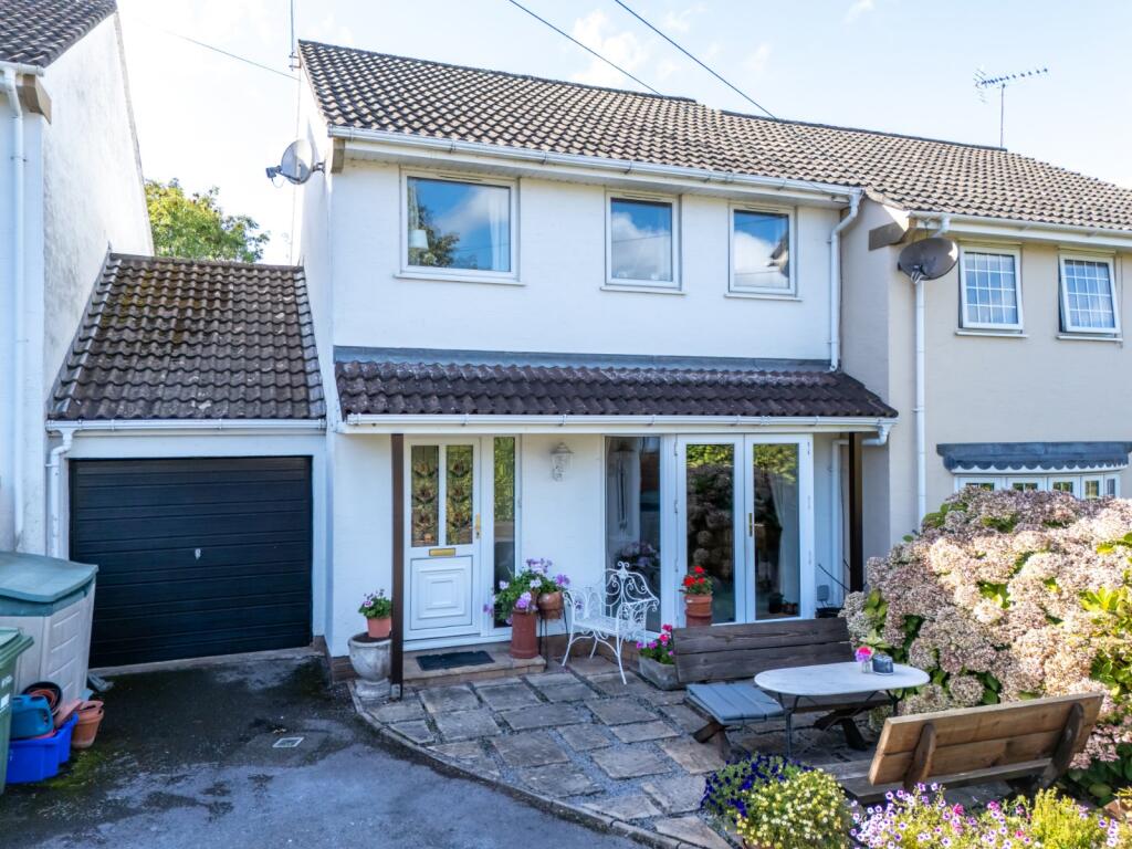 3-bed semi-detached on St. Georges Close, Easton-in-Gordano, Bristol, BS20, £425,000