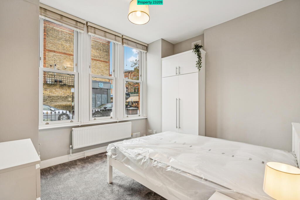 Apartment in London - View 5