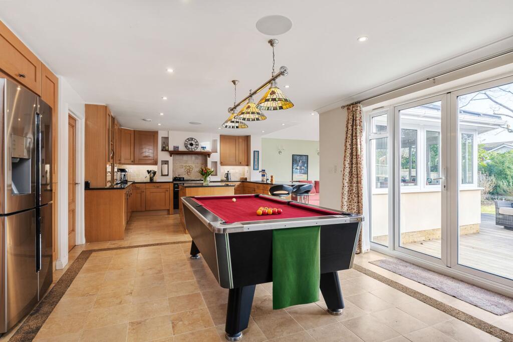 House in Crowthorne, Wokingham - View 5