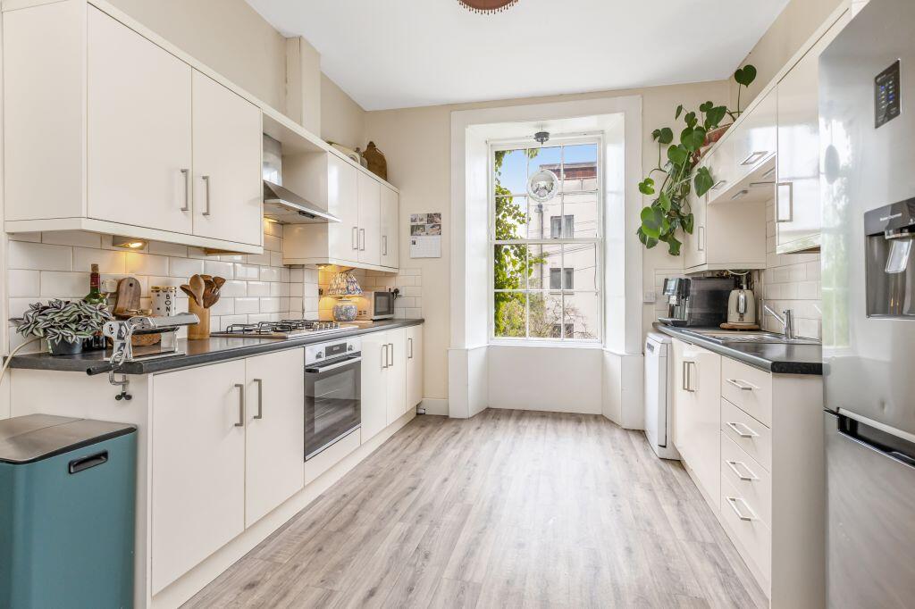 Apartment in Edinburgh, Lorne, Leith Central - More
