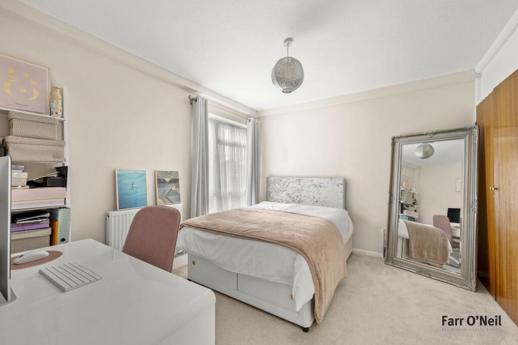 Palmerston Road, Buckhurst Hill, IG9 - View 5