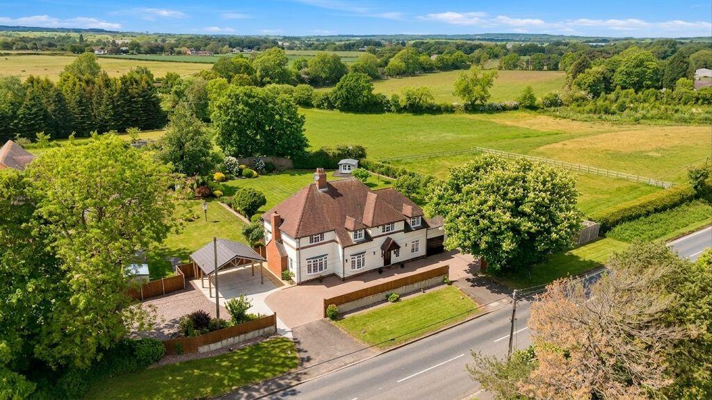 Main image of property: Birmingham Road, Shenstone Wood End, Lichfield, WS14 0LH