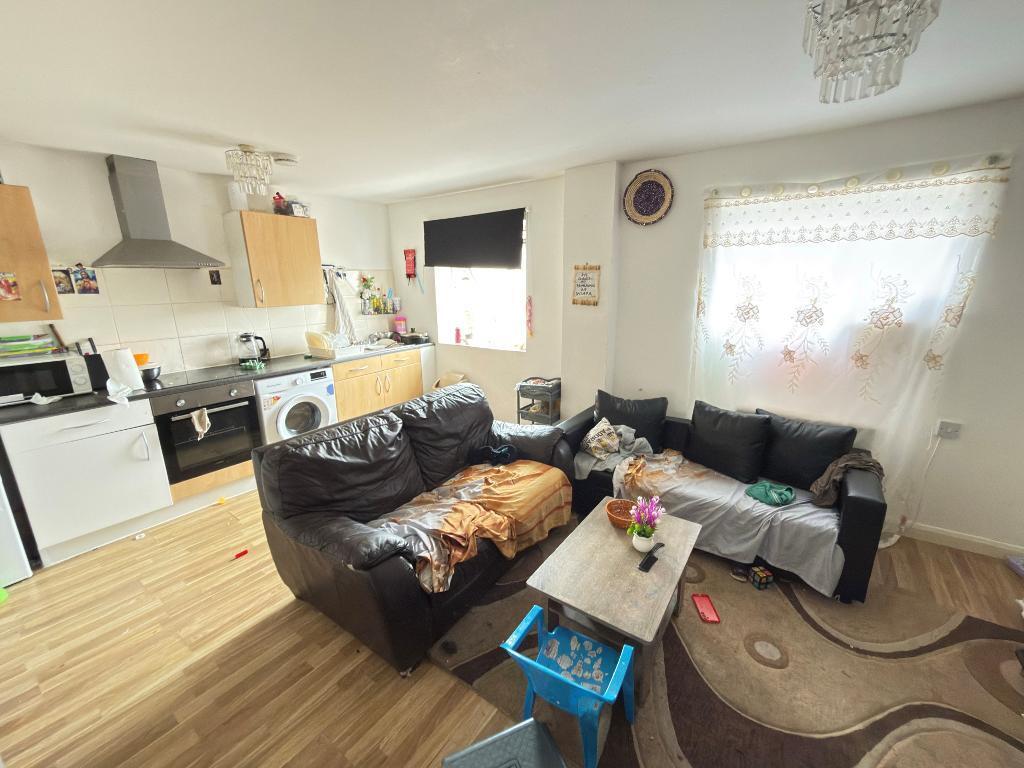 Apartment in Luton - View 2