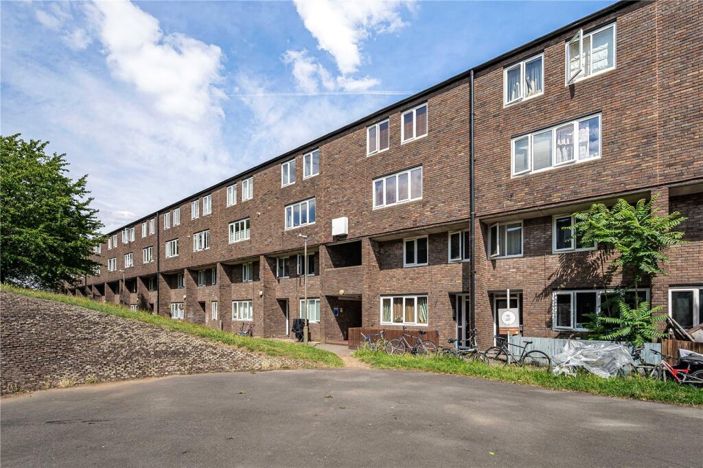 Main image of property: Dowdeswell Close, London, SW15