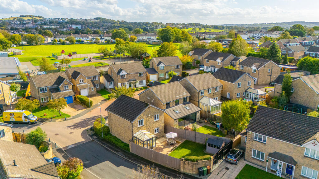 House in Leeds, New Scarborough, Westfield - View 2