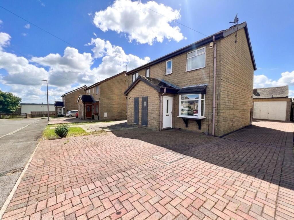 Morland Close, Dewsbury, WF13 photo 4