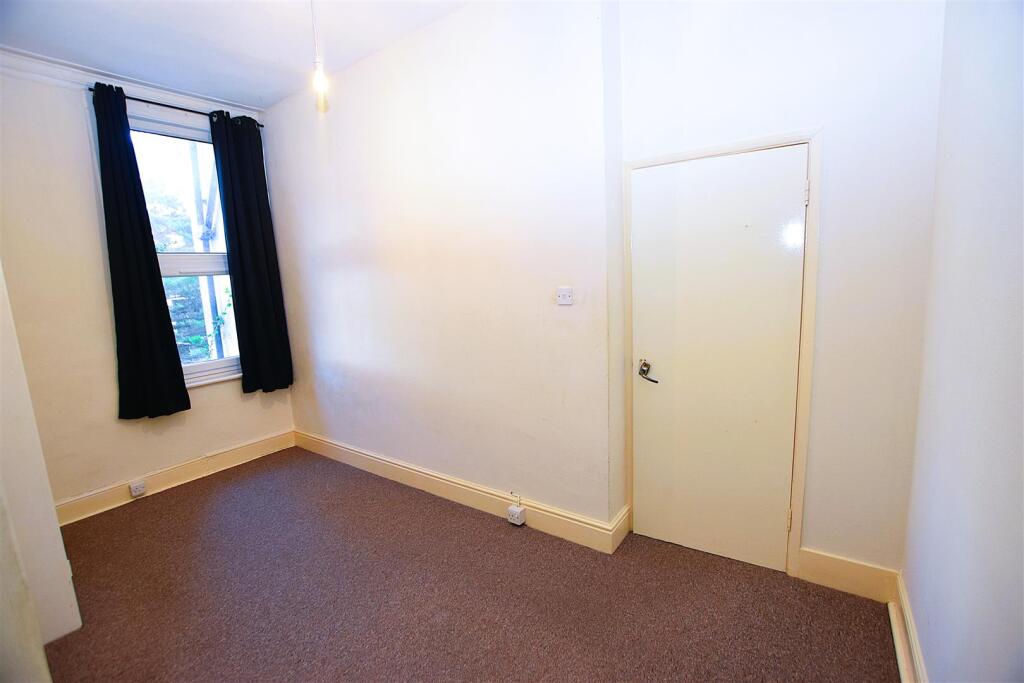 Apartment in Tonbridge - View 5
