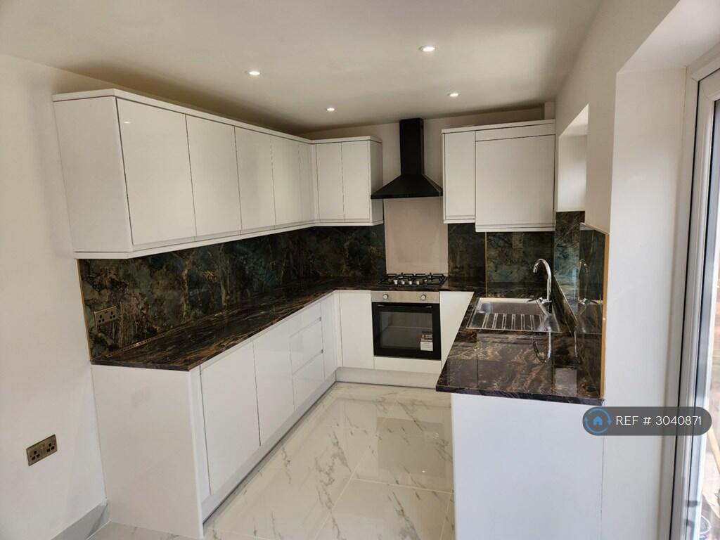 House in Southall - View 3