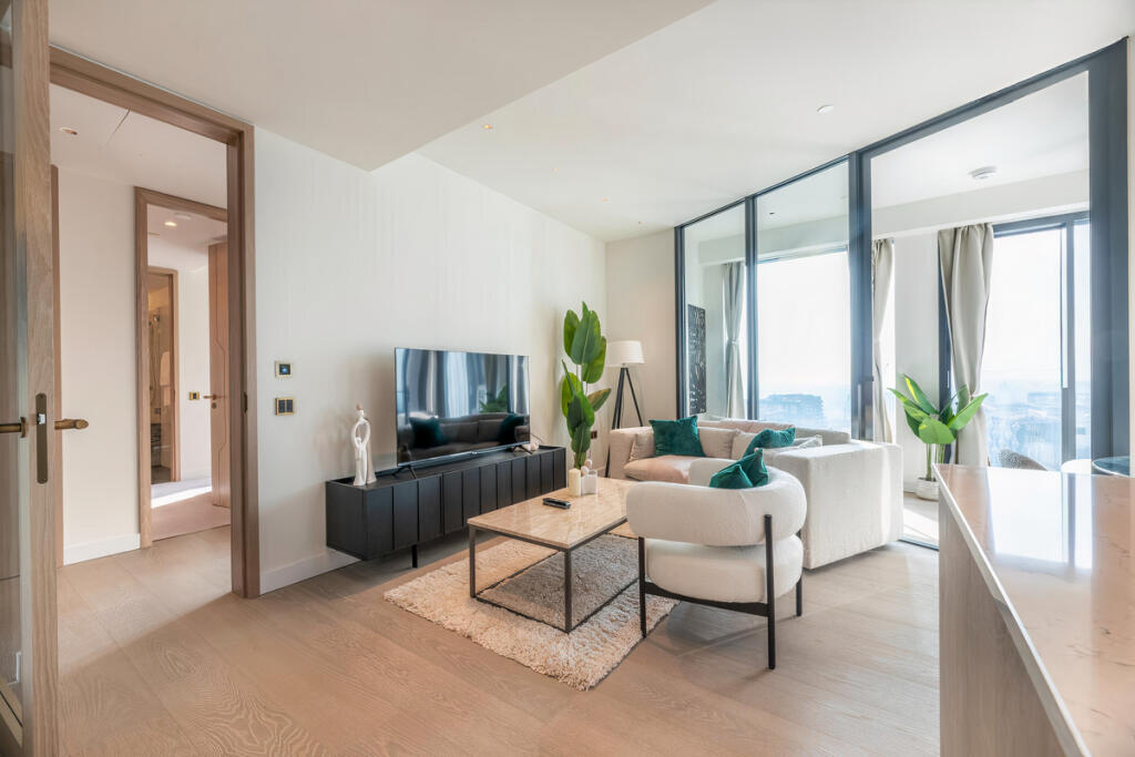 1 Nine Elms Lane, London, SW8 photo 4