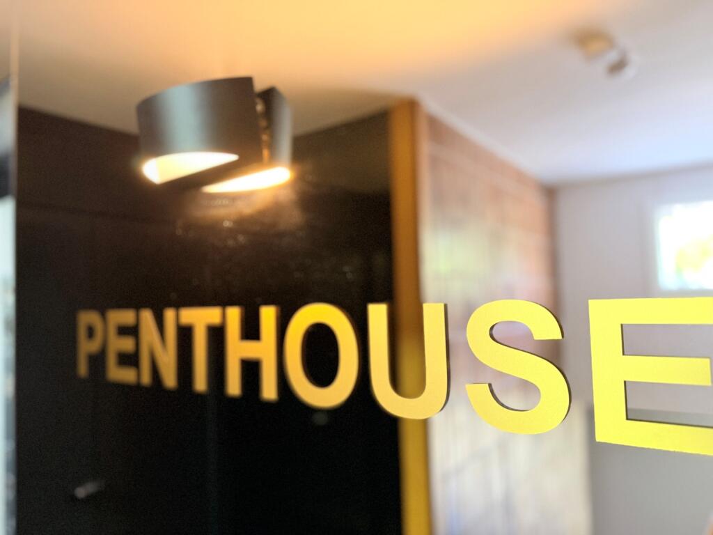 The Penthouse, Regents Gate, Bothwell photo 4