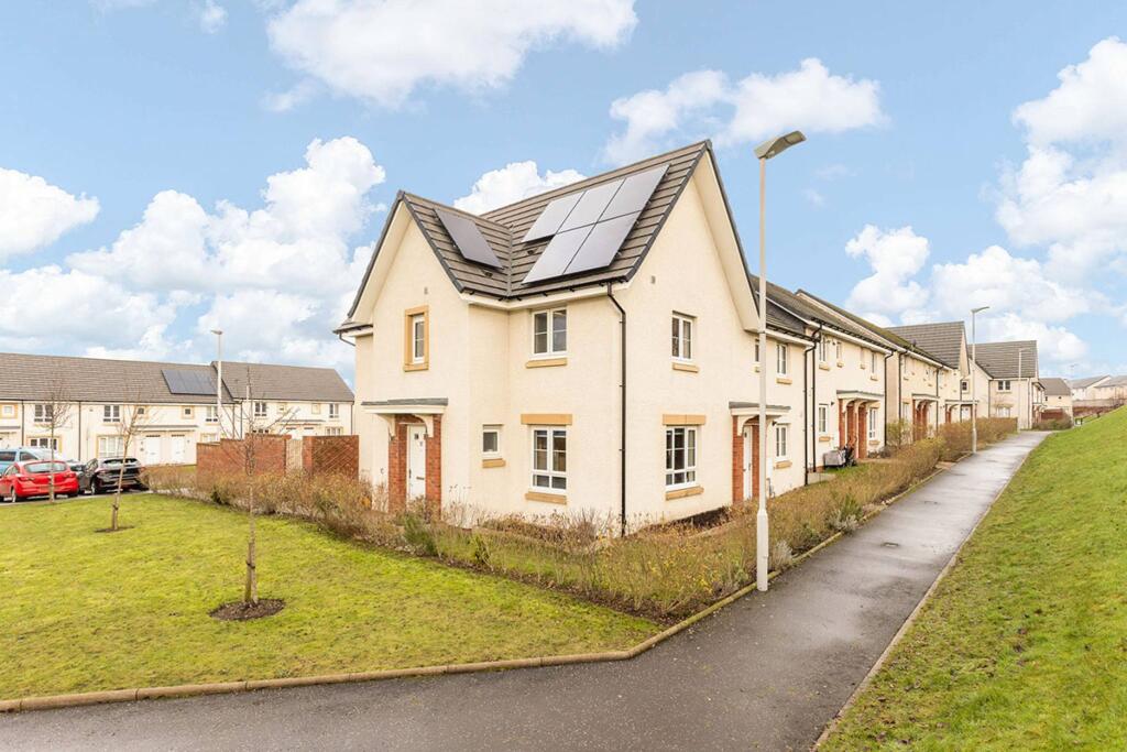 Main image of property: 32 Adit Place, Burdiehouse, Edinburgh, EH17 8GA