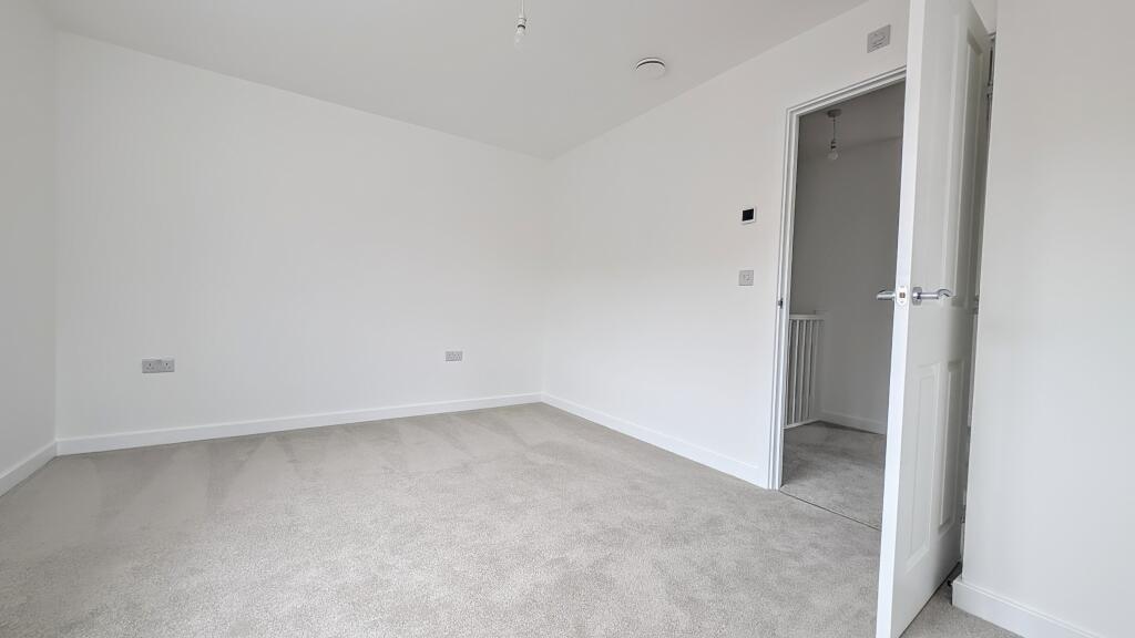 House in Guildford - View 5