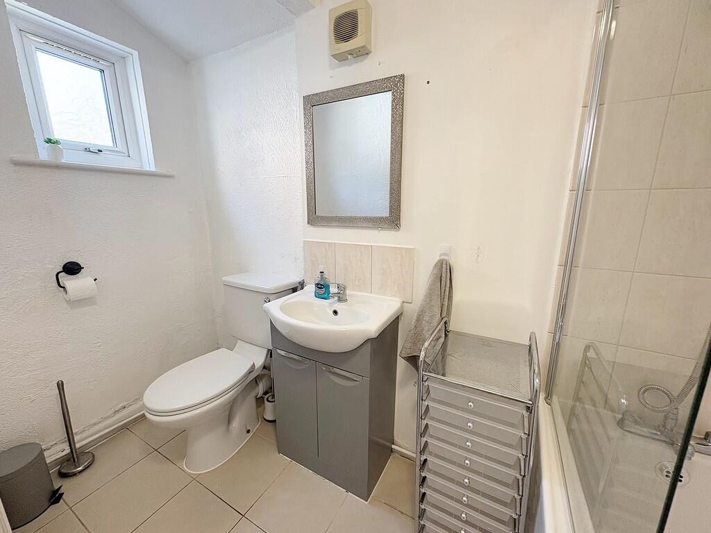House in Southampton - View 4