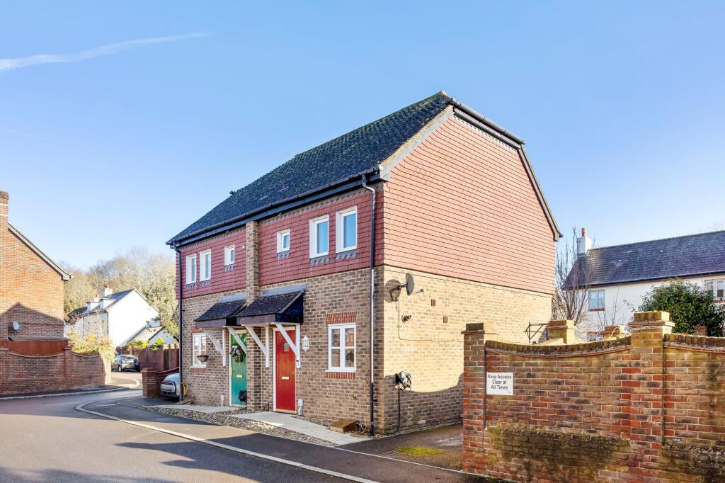 Main image of property: Holders Close, Billingshurst, RH14