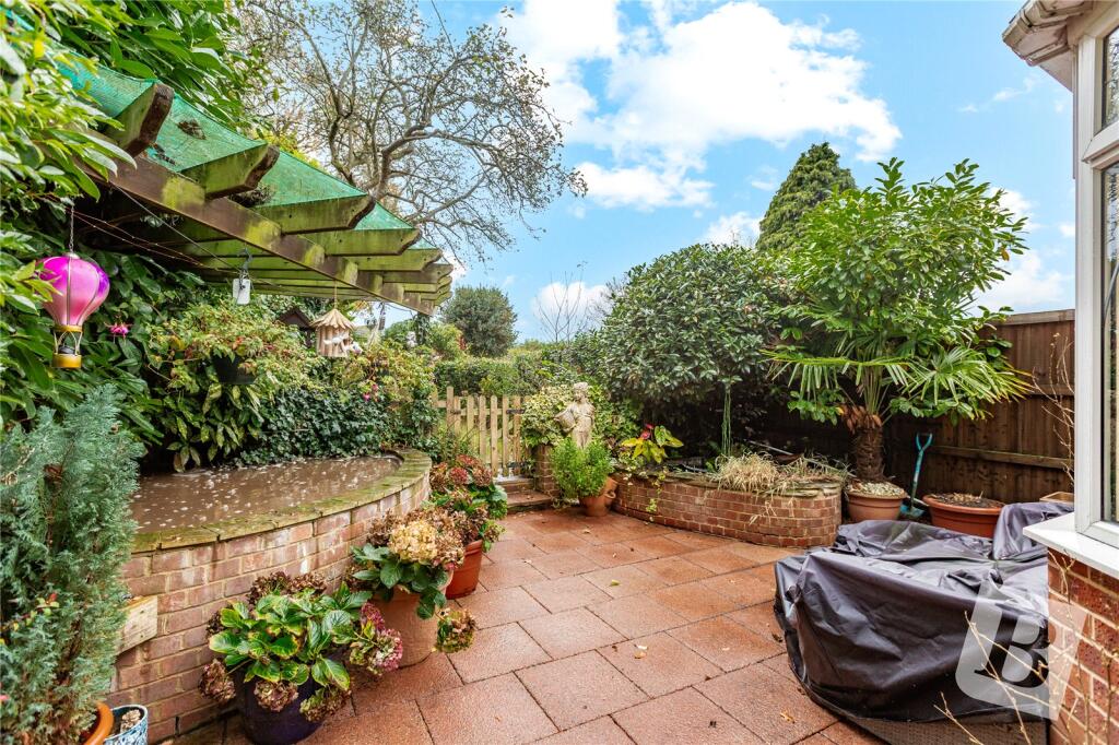House in Basildon, Billericay - View 5