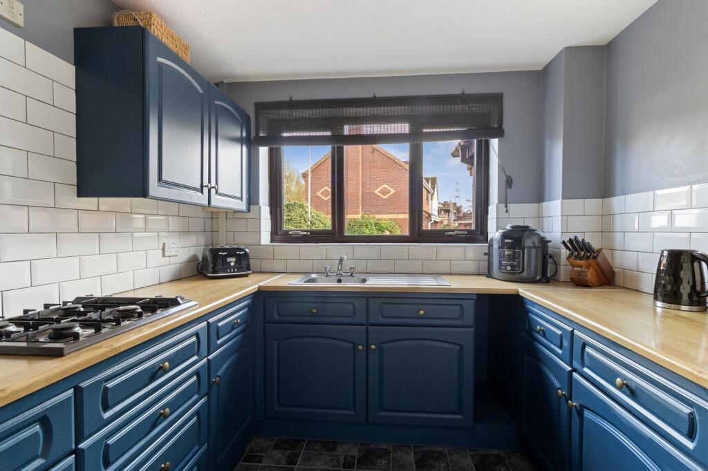 Primrose Crescent, Worcester, WR5 photo 3