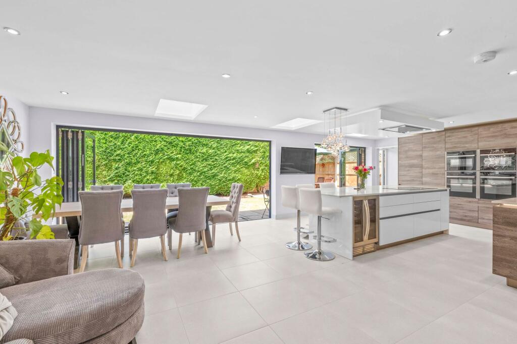 House in Penn, Chepping Wycombe - View 4