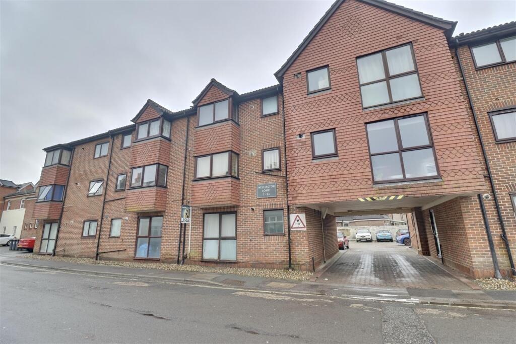 Main image of property: Waterloo Road, Havant