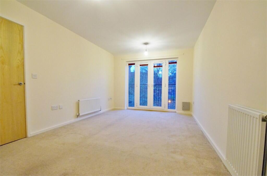 Charles Warren Close, Rugby  photo 3