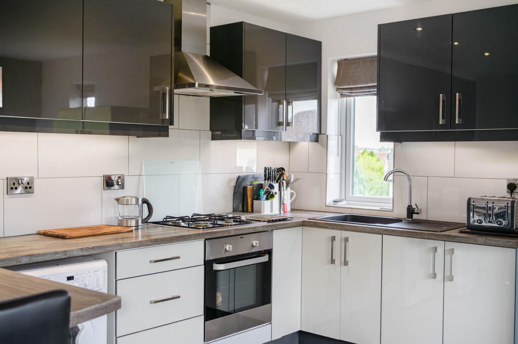 Apartment in Stockport, Greater Manchester - View 4
