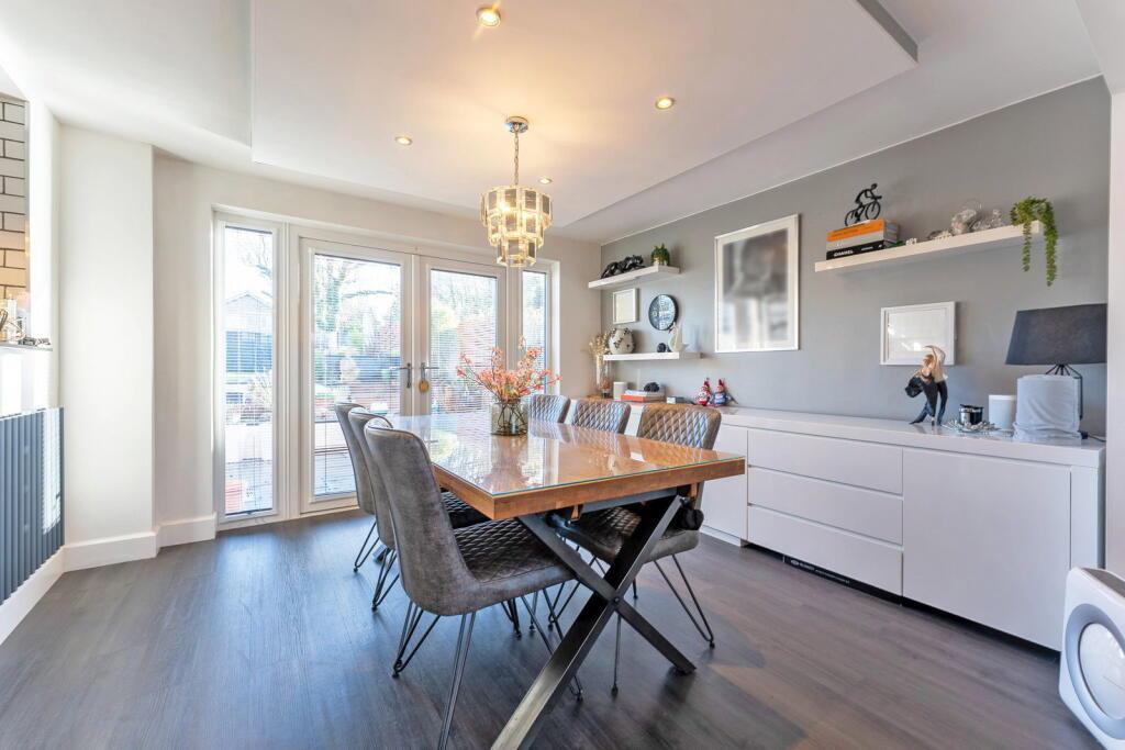 House in Higham Ferrers, North Northamptonshire - More