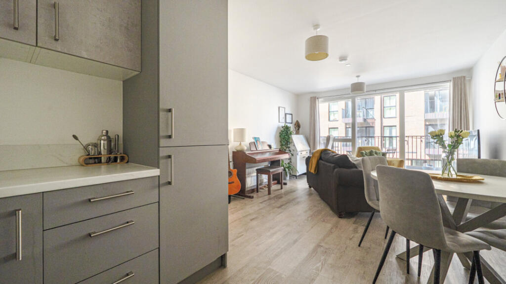 Main image of property: Palmer Street, Reading, RG1 3GY