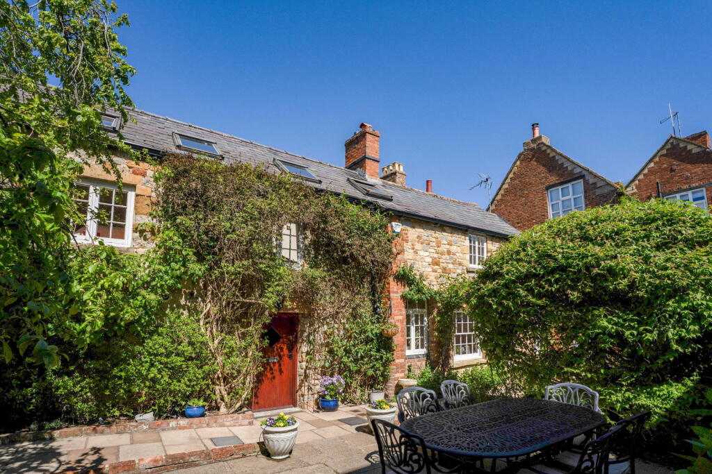 Main image of property: The Old Kiln House, 8 West Street, Shipston-on-stour, CV36 4HD