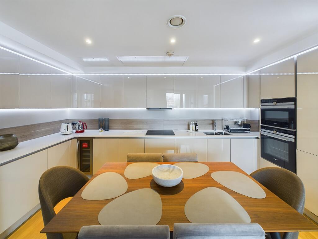 Apartment in London - View 3