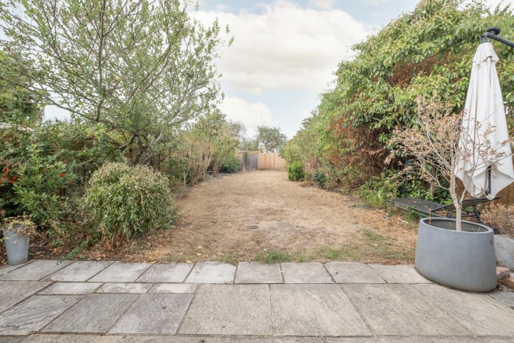 House in London, Summerstown - View 5