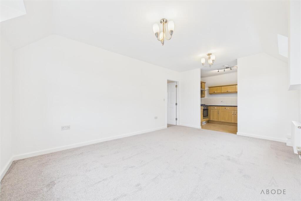 Apartment in Stoke-on-Trent - View 4
