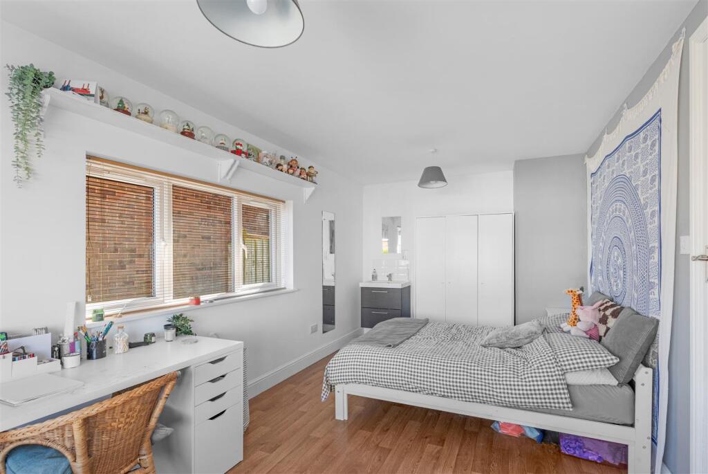 Bowhill, Kettering - View 6
