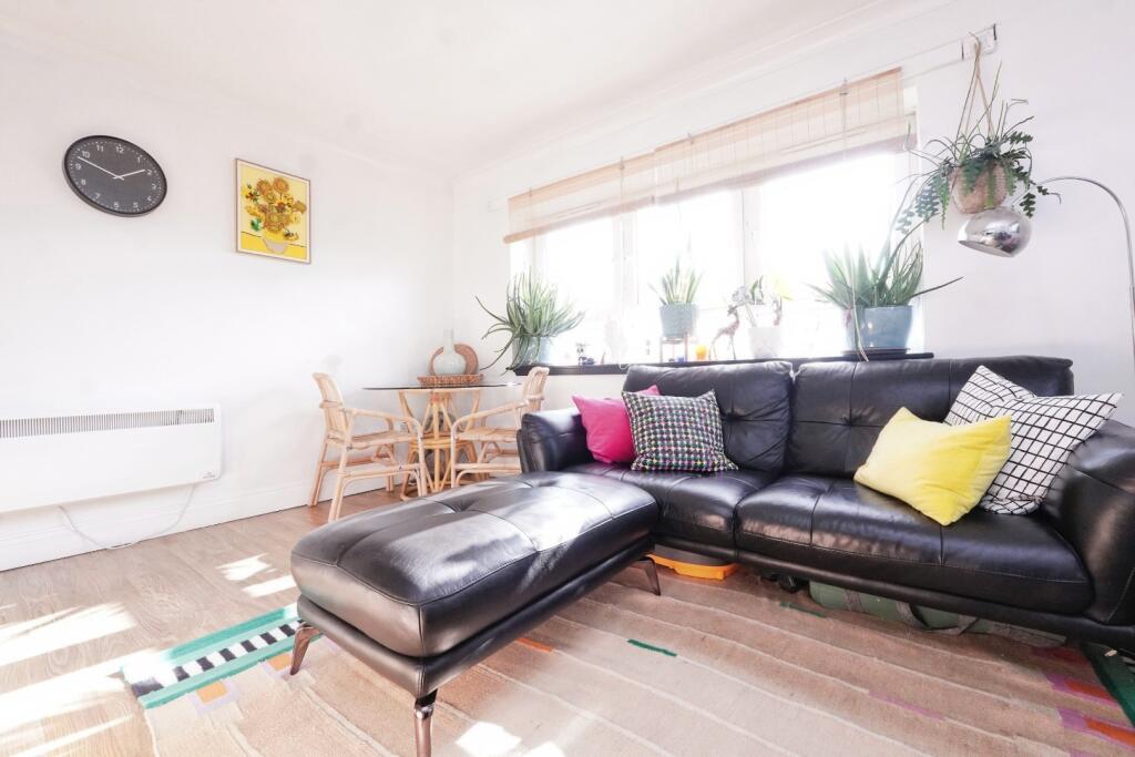 Apartment in London - View 3