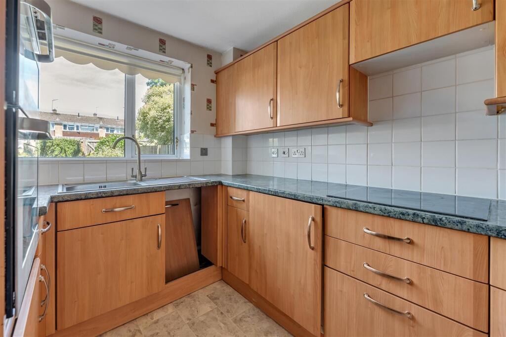 Henley Grove, Henleaze, Bristol photo 4