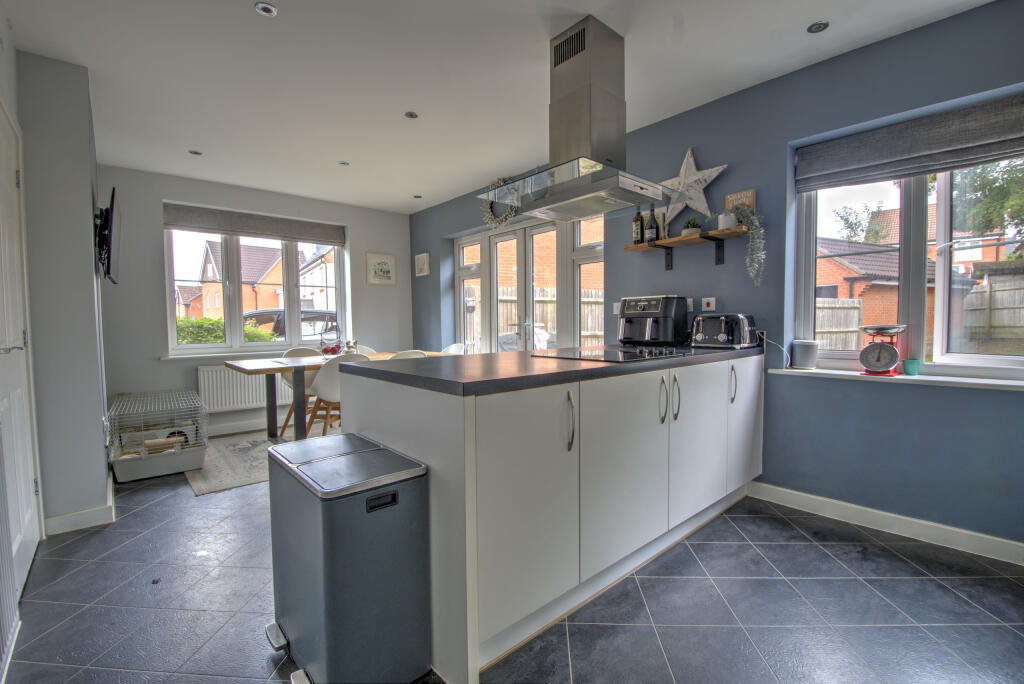 House in Eastleigh, Fair Oak and Horton Heath - View 2