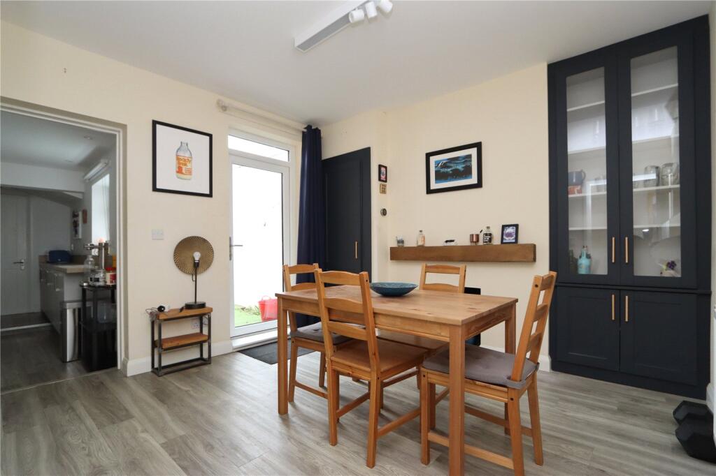 Buckingham Street, Wolverton, MK12 photo 3