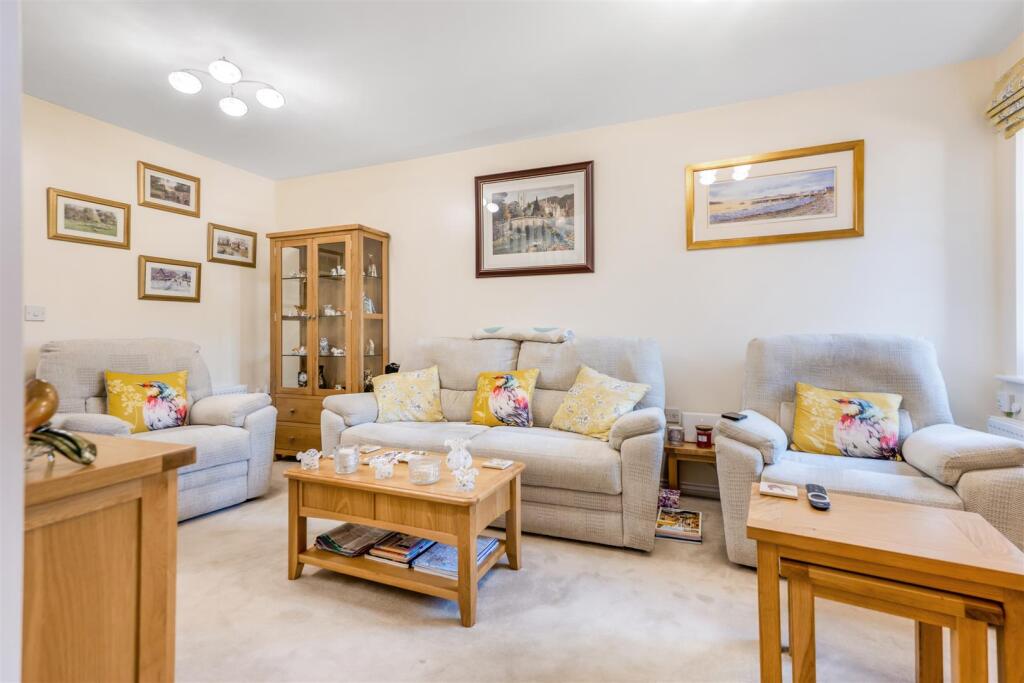 House in Redhill - View 5