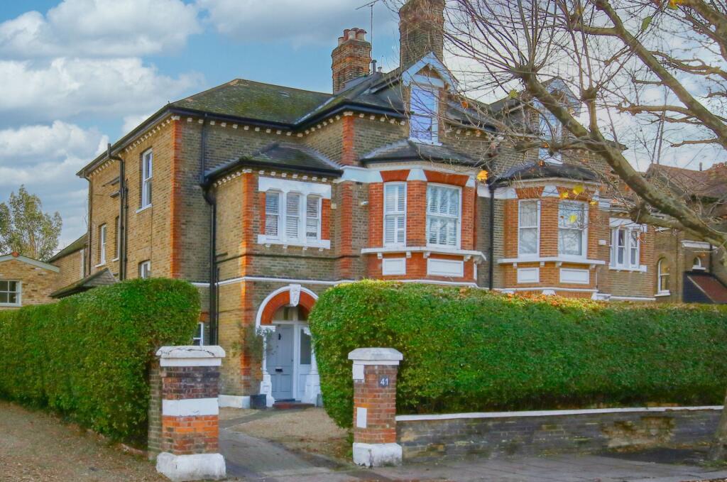 Main image of property: Earlsfield Road, London, SW18
