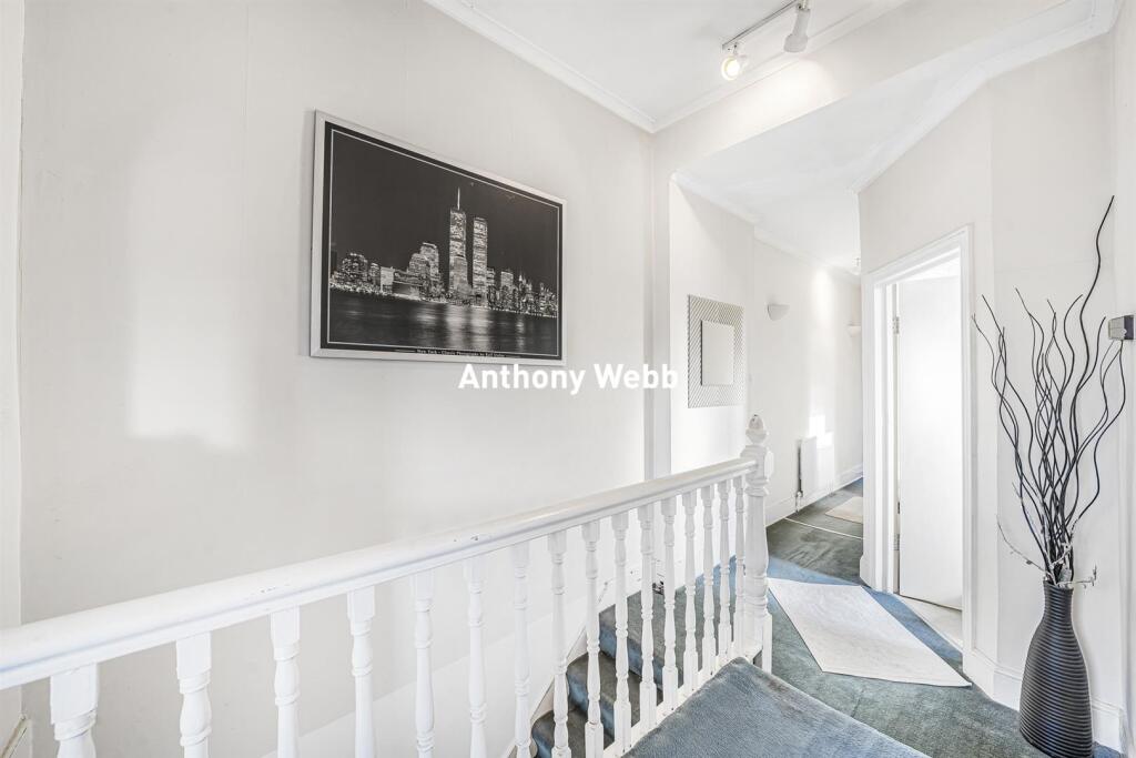 Avondale Road, Palmers Green, N13 photo 3
