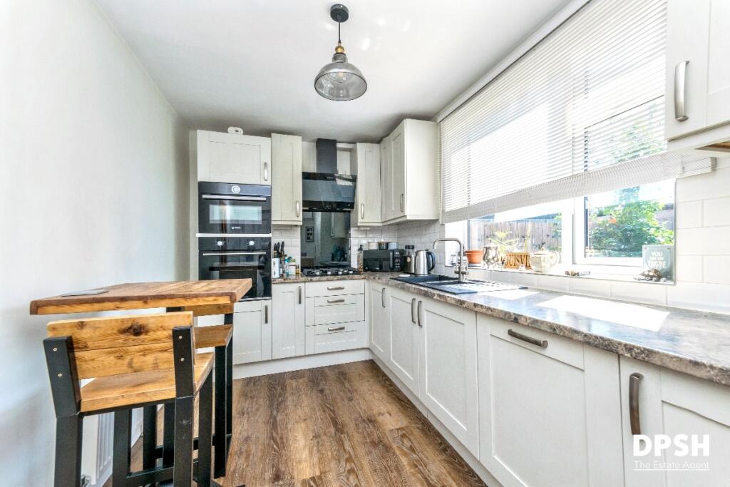 House in Leeds, Gildersome - View 5