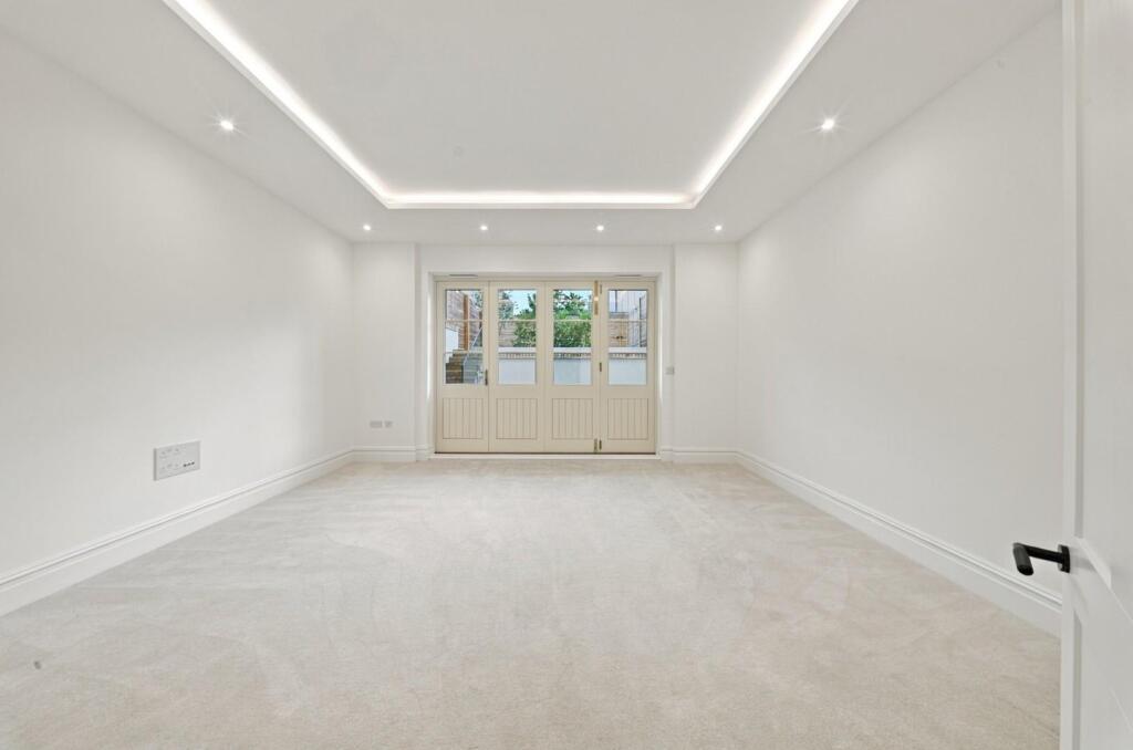 Castlebar Hill, Ealing, W5 photo 4