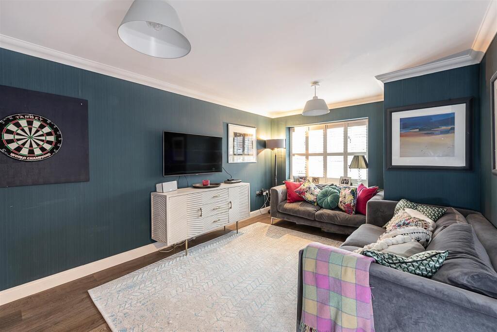 Iris Close, Willoughby Road, Harpenden photo 4