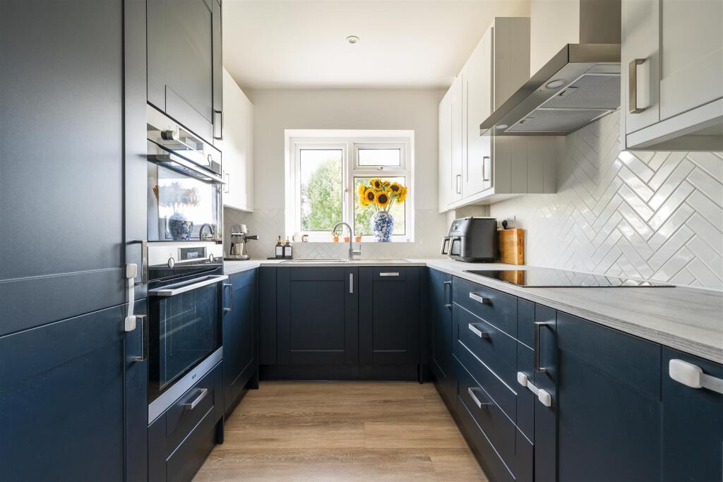 Apartment in London, Highams Park - View 4