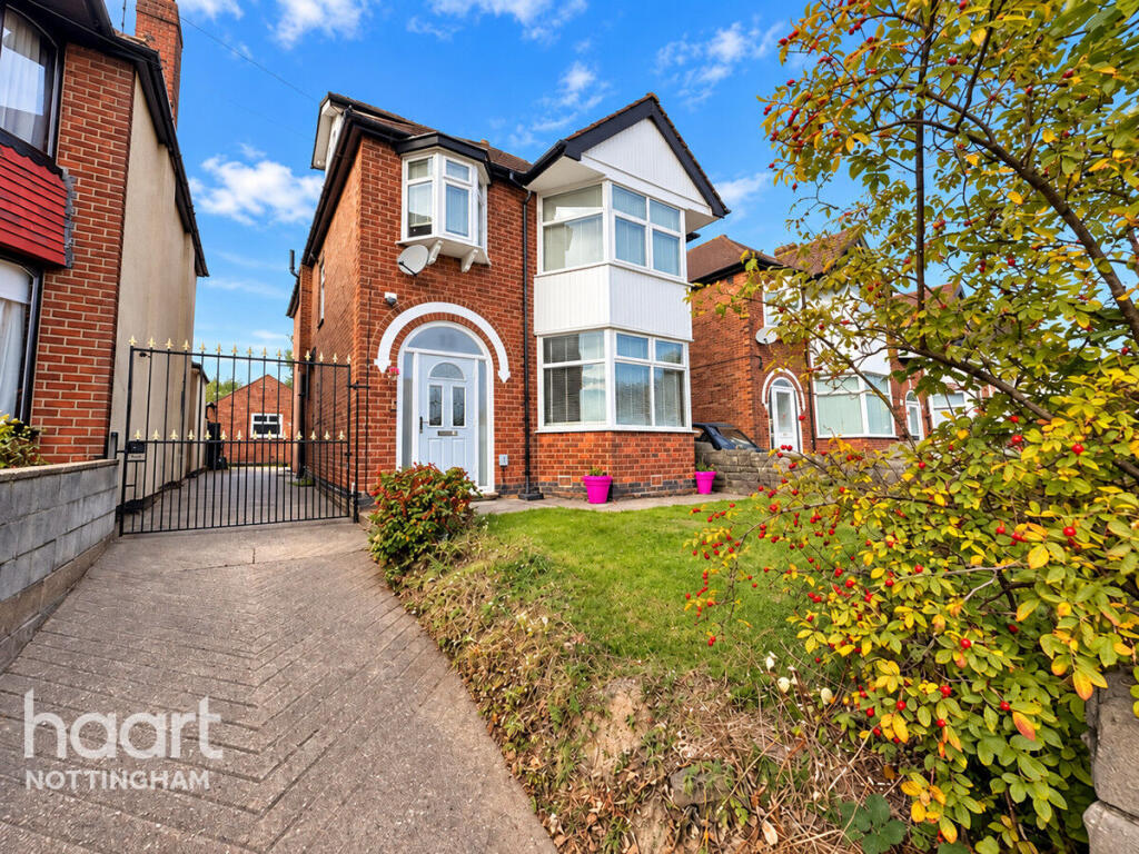 4-bed detached on Trentdale Road, Carlton, £475,000