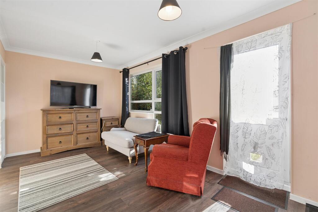 House in Longfield, Foxbury, Ash-cum-Ridley - View 3