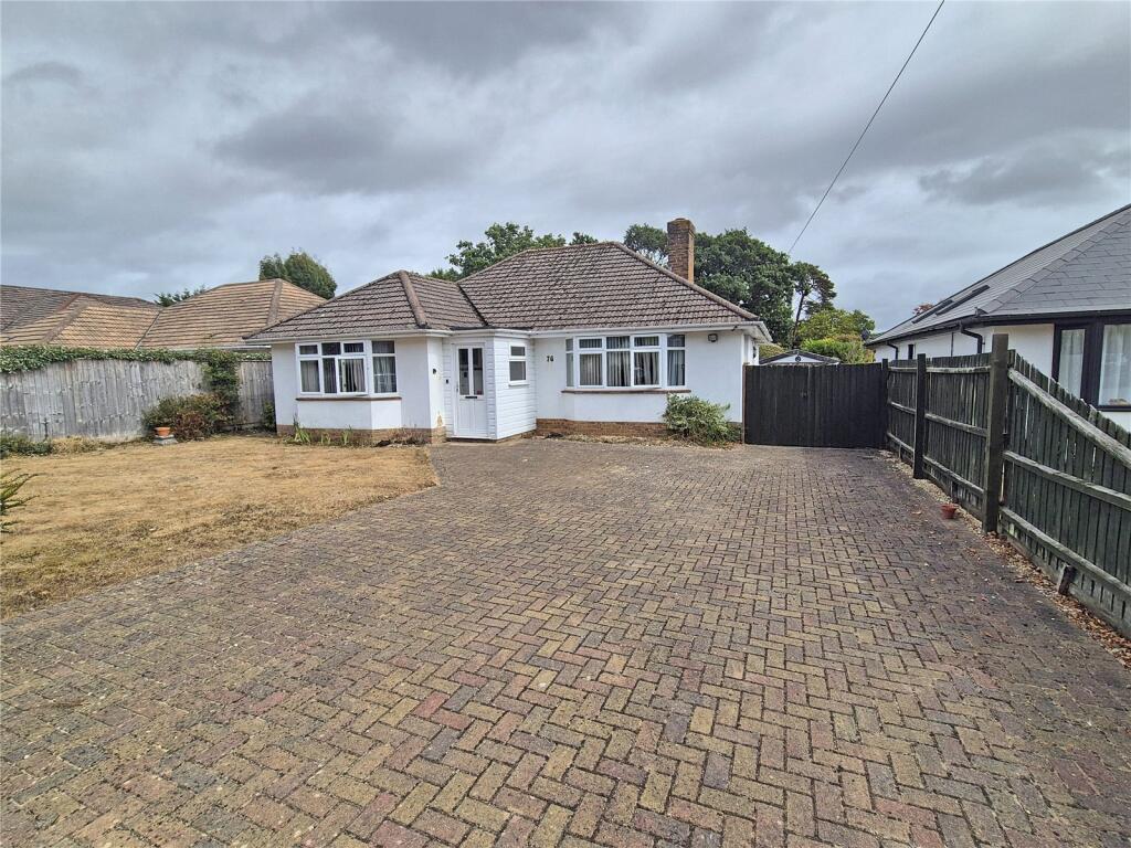 Main image of property: Brook Avenue North, New Milton, Hampshire, BH25