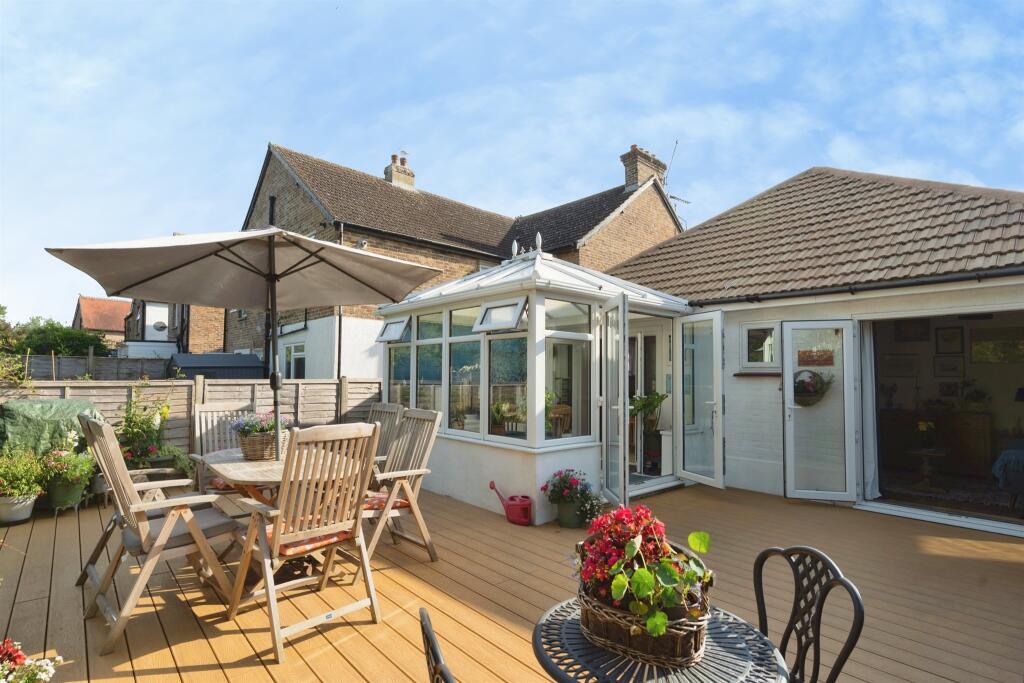 Links Avenue, Bognor Regis - View 3
