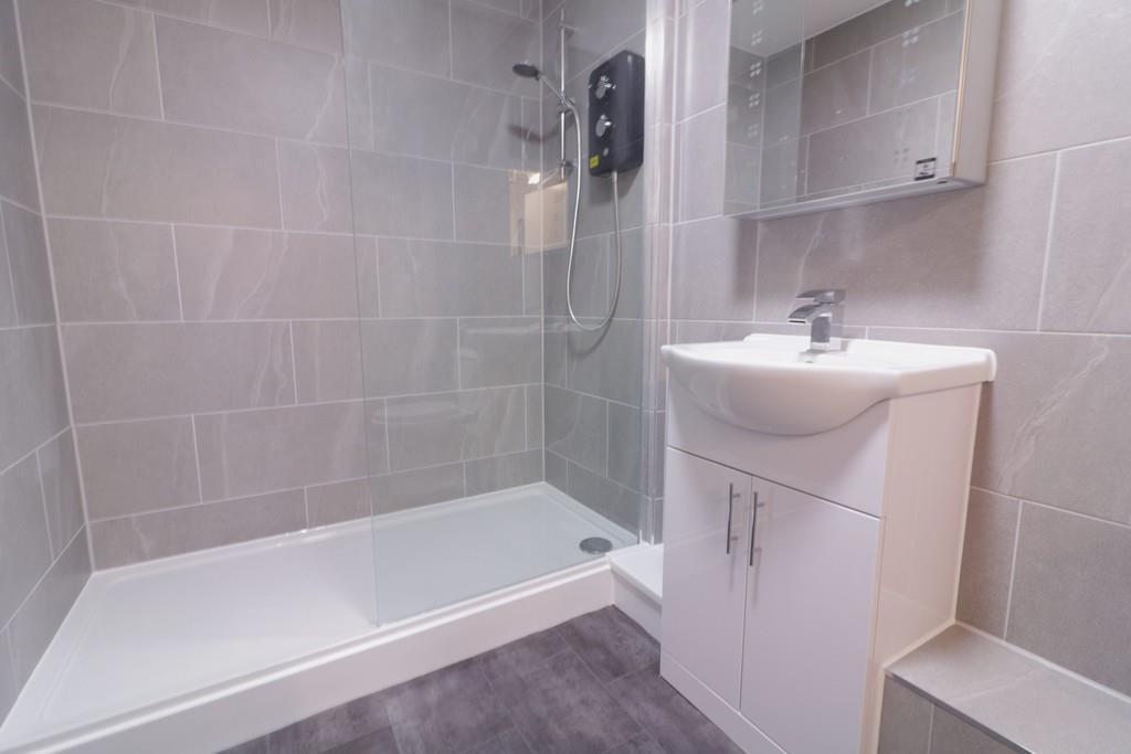 Apartment in Southend-on-Sea - More