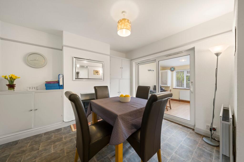 House in Elmbridge, Cobham - More